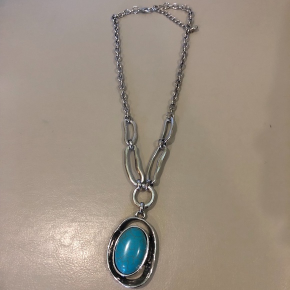 🟣Silver with Turquoise Stone (Costume) Necklace - Picture 1 of 2